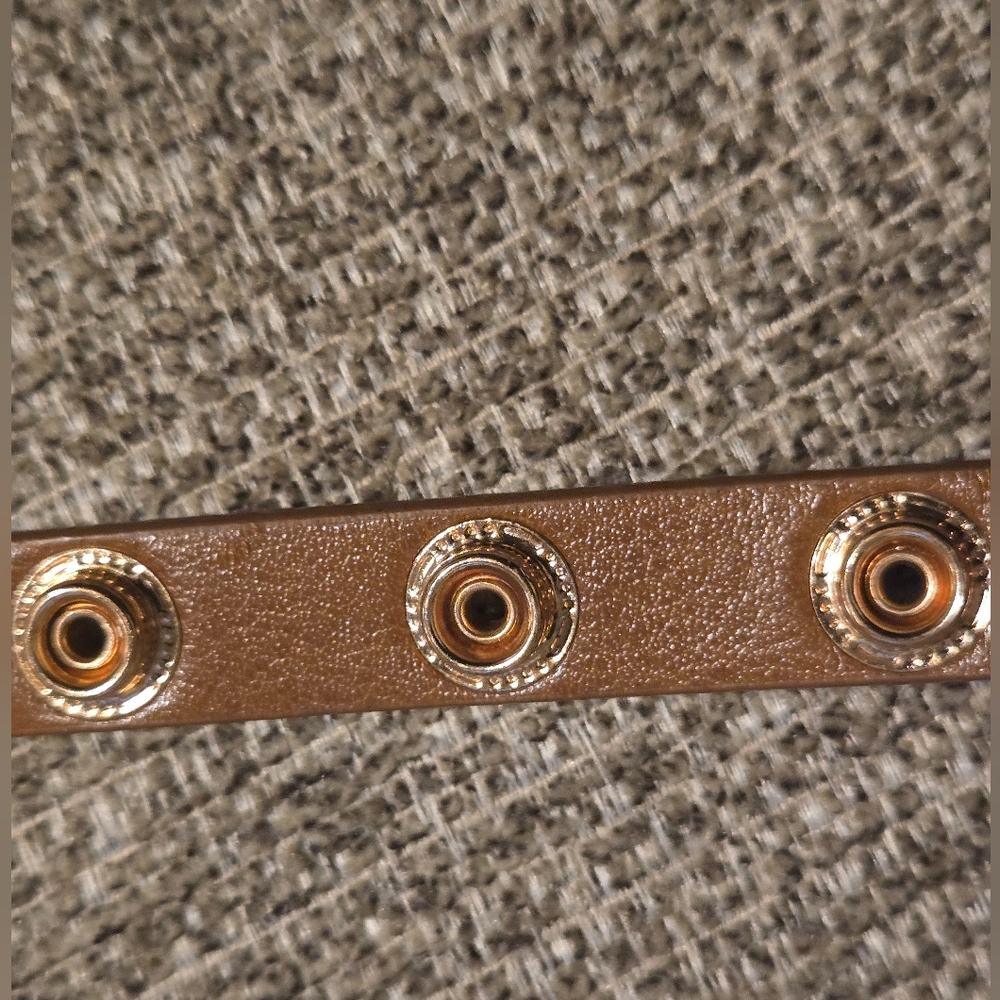 Michael Kors Cream MBag with Gold Chain - Picture 13 of 13